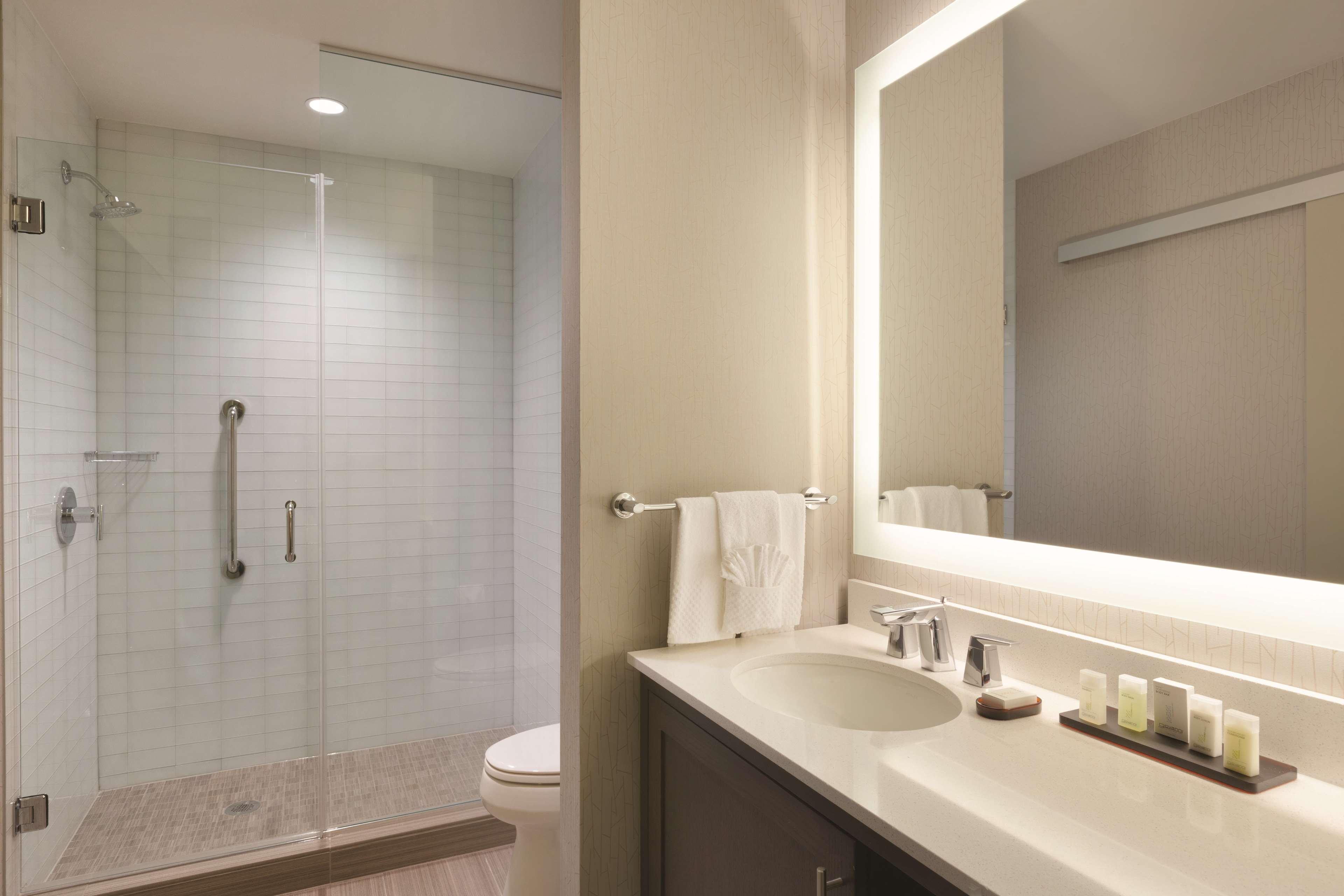 Embassy Suites By Hilton The Woodlands Exteriér fotografie