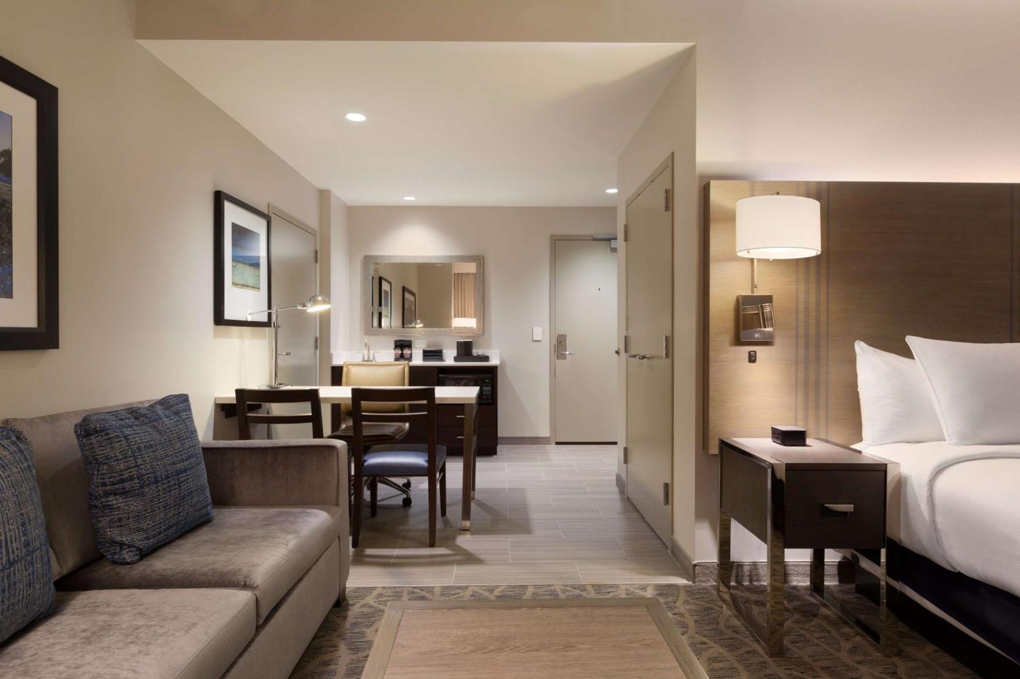 Embassy Suites By Hilton The Woodlands Exteriér fotografie